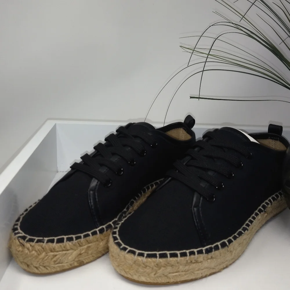 Casual Lace Up Shoe